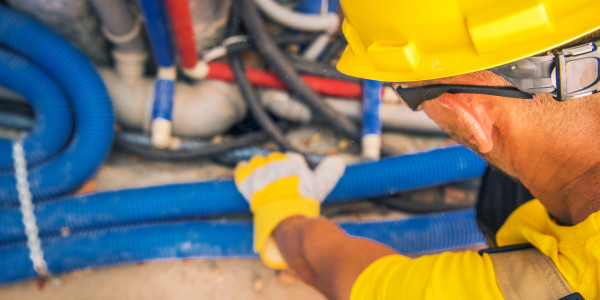Electricistas Industriales · Instaladores Alta / Baja Tensión en Barcelona · Revisión y mantenimiento de cuadros eléctricos y sistemas de control